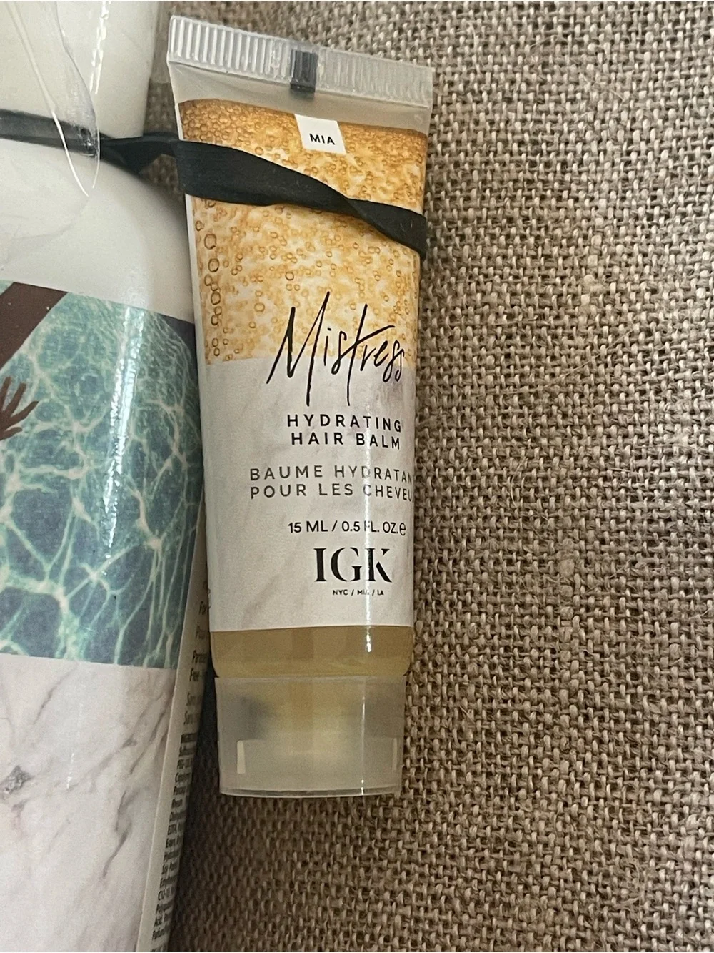 IGK Hot Girls Hydrating Shampoo with free gift